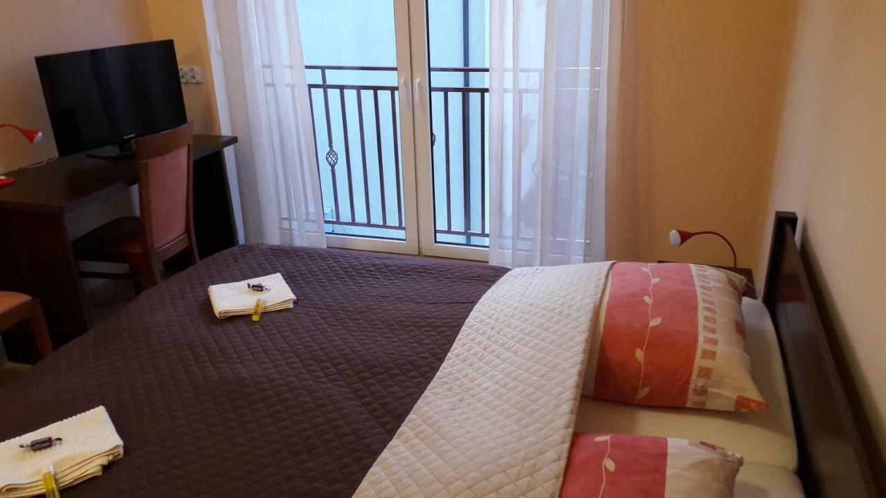 Villa Paradiso ヴロツワフ エクステリア 写真